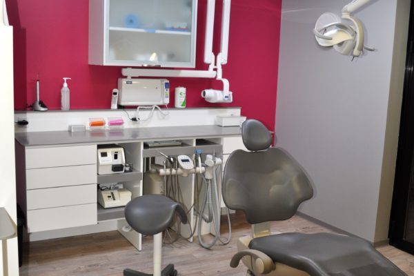 Cabinet-dentaire-salle-meuble-rangement-1