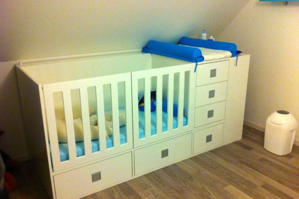 Chambre-bébé-enfant-lit-rangement-armoire-dressing-commode-surmesure-1