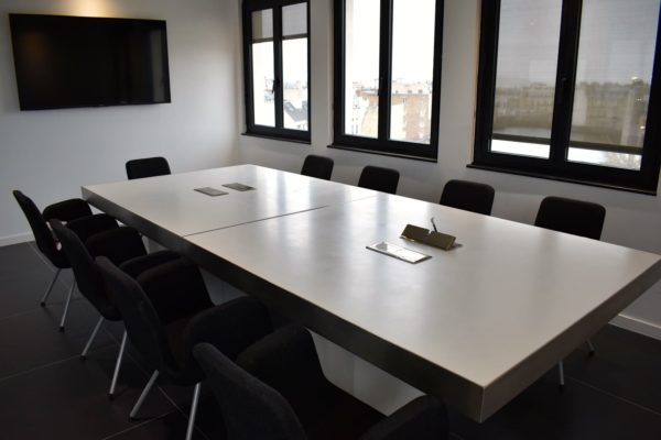 Bureaux-table-réunion-1