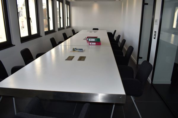 Bureaux-table-réunion-2