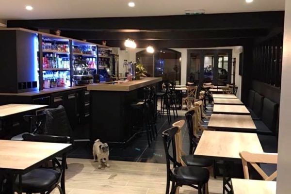 union-restaurant-bar-bléré-tours-bicolore-bois-noir-moderne-renovation-1
