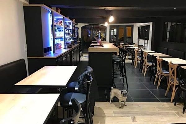 union-restaurant-bar-bléré-tours-bicolore-bois-noir-moderne-renovation-2