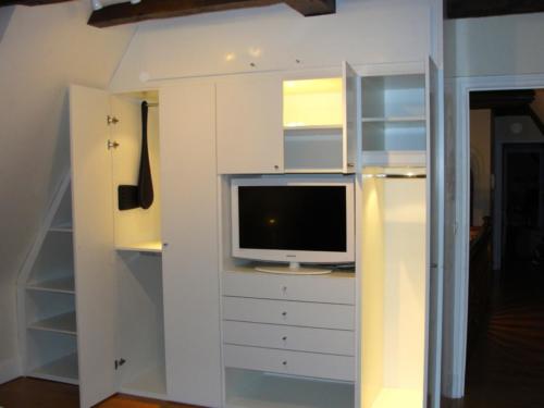 Dressing-surmesure-fabrication-pose-chambre-2