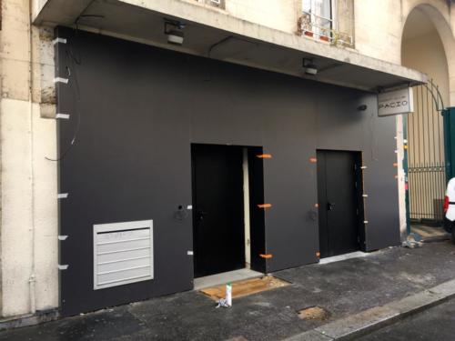 lepacio-discotheque-renovation-complete-assise-bar-comptoir-arrierebar-facade-vitrine-decoration-10