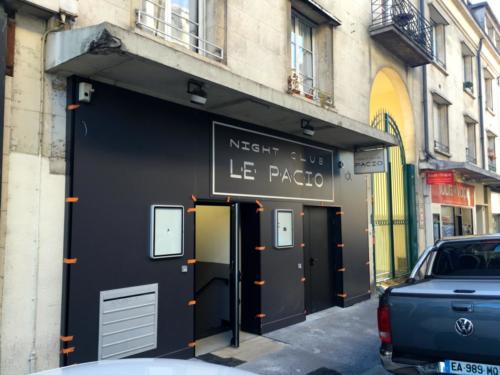 lepacio-discotheque-renovation-complete-assise-bar-comptoir-arrierebar-facade-vitrine-decoration-11