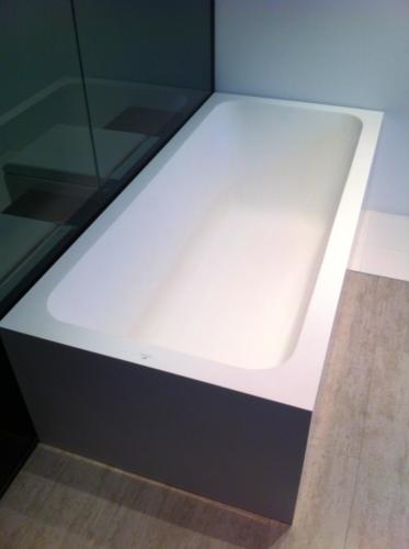 maison-salledebain-creation-habillage-baignoire-meuble-lavabo-suspendu-surmesure-design-1